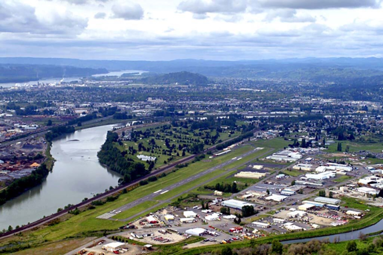 The Cowlitz river valley above Longview and Kelso